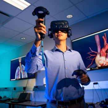 People using VR to view the human heart